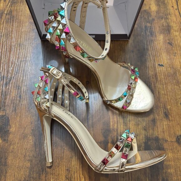 Studded Heels - Picture 8 of 9